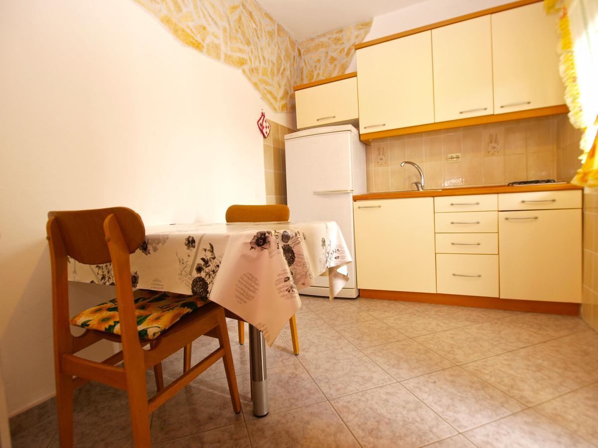 Apartments Luciano 1576 Liznjan Exterior photo