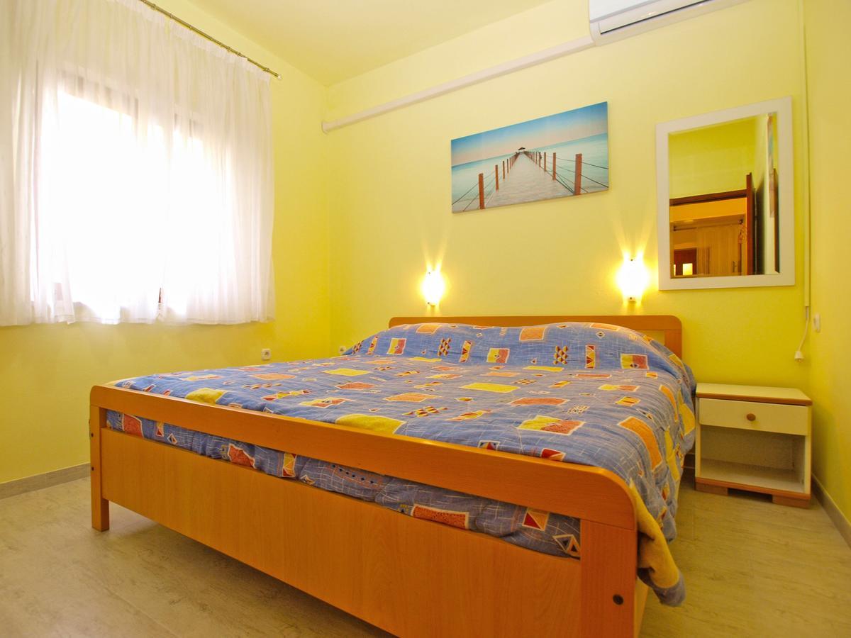 Apartments Luciano 1576 Liznjan Exterior photo