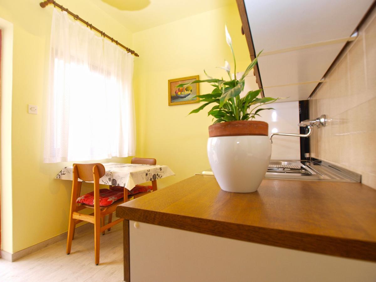 Apartments Luciano 1576 Liznjan Exterior photo