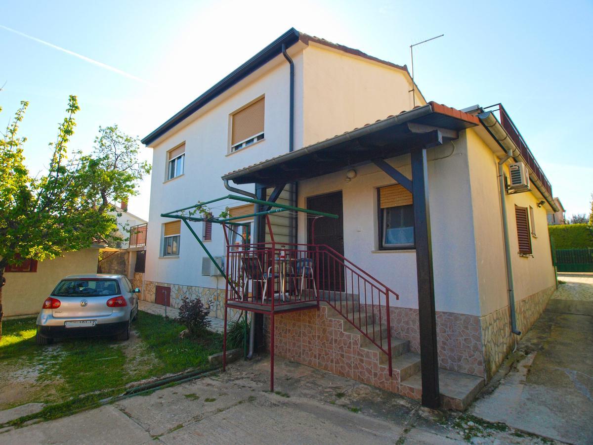 Apartments Luciano 1576 Liznjan Exterior photo